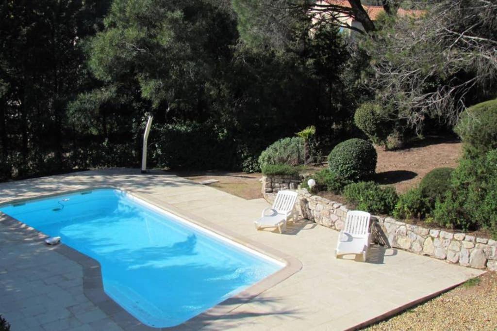 Villa 8 Pers, Climatisee, Piscine Chauffee, Un Havre De Paix Sous Les Pins Parasols Рокбрюн-сюр-Аржан Екстериор снимка