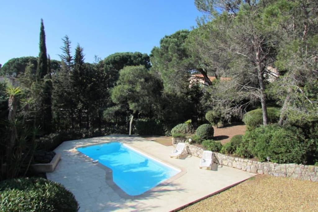 Villa 8 Pers, Climatisee, Piscine Chauffee, Un Havre De Paix Sous Les Pins Parasols Рокбрюн-сюр-Аржан Екстериор снимка